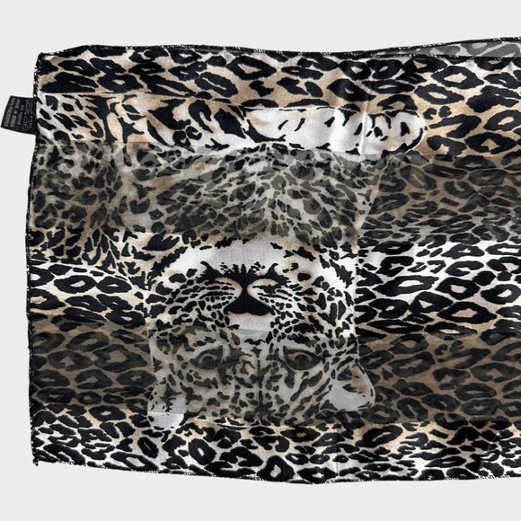 Leopard printed scarf - Picture 4 of 6